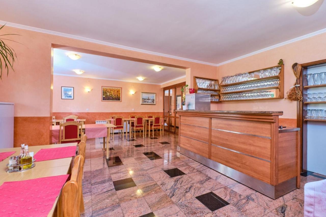 Rooms With A Parking Space Veli Losinj, Losinj - 21045 Exterior foto